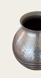 Vase à fleurs rond en aluminium moulé, design unique, finition argentée, décoration intérieure de luxe pour la maison, le bureau et l'hôtel - Product Image 6