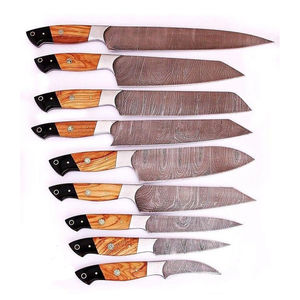 Juego de Cuchillos de Chef Profesional Burraq de 9 Piezas, Hecho a Mano, de Acero de Damasco y Acero al Carbono, con Mango de Madera, Ambidiestro, Apto para Lavavajillas, Moderno - Product Image 1