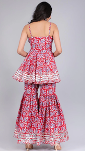 ชุดชาราราผ้าฝ้ายสีแดงฟีซ่า ชุดลำลองพร้อมผ้าเน็ตเนื้อนุ่ม ชุดชาราราทรงบานเข้ารูป เอวธรรมชาติ ดีไซน์เว้า - Product Image 3