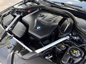 Sedan 2021 B-M-W Série 5 530i 4dr soigneusement utilisée - Product Image 4