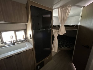 รถบ้านแคมป์ปิ้งรุ่นใหม่ปี 2026 Foorest River Wildwood Fsx 178BHSK RV - Product Image 6