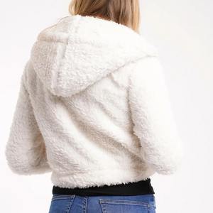 Nouveaux arrivages de sweats à capuche tricotés à la mode en polaire Sherpa blanche pour femmes avec impression de logo personnalisé pour femmes - Product Image 5
