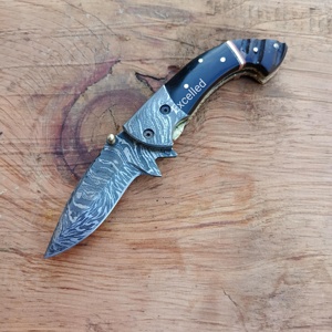 Couteau de poche fait main lame en acier damas couteau de poche de camping manche en corne de taureau couteaux pliables multi-outils d'extérieur avec gaine - Product Image 2