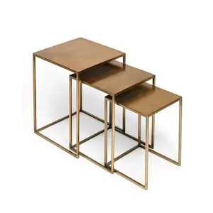 Table basse moderne en bois et métal avec lot de 3 tables d'angle essentielles décoratives pour la maison pour le salon et la chambre à coucher - Product Image 1