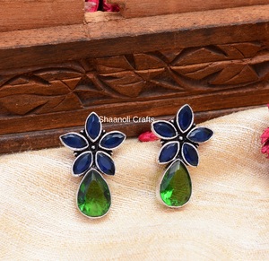 Pendientes de gota de piedras preciosas azules de diseñador hechos a mano, joyería hermosa Jhumkas para mujeres y niñas para fiesta de boda y decoración - Product Image 1