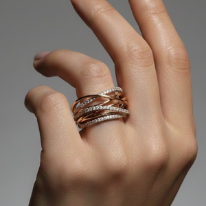 Bague de mariage classique sur mesure haut de gamme en or rose 18 carats avec diamant naturel rond de grande taille pour femme, idéale pour les fêtes - Product Image 2