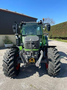 Proveedor Mayorista de Tractores Agrícolas Fendt 211 VARIO Originales, Nuevos, Usados y Económicos, de 70 CV, 4x4, con Motor, Caja de Cambios y Bomba - Product Image 3