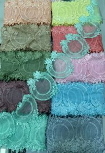 Floral fait sur mesure brodé de onze façons de couleur dans un travail de coupe classique conçu en largeur de 4 pouces pour l'amélioration des vêtements de mariée. - Product Image 6