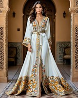 Robe de soirée traditionnelle palestinienne pour femmes, faite à la main en satin vintage, ornée de cristaux, longueur genou, respirante et longue