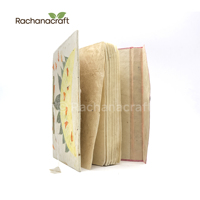 Cahier de notes A5 Lokta moyen fait à la main pétales de fleurs colorées et couverture de feuilles avec couverture en papier à reliure thermique