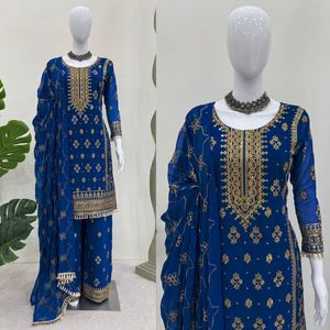 Élégant ensemble ethnique Foux Georgette entièrement détaillé haut fil double face et séquence M/XL/XXL avec marge 3XL en gros - Product Image 1