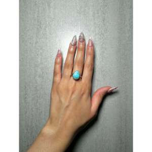 Anillo Ajustable de Plata de Ley Bañado en Oro Rosa con Turquesa Golden Hill de Scott Skeets, Engaste de Bisel con Incrustaciones, Talla Única - Product Image 4