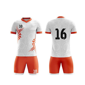 Kit de fútbol sublimado de secado rápido de alto rendimiento con logotipo personalizado, conjunto de tarifas al por mayor, uniforme de fútbol ideal para partidos de equipo - Product Image 4