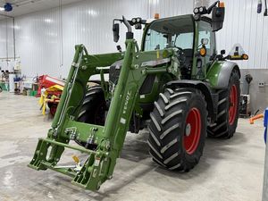 รถแทรกเตอร์ฟาร์ม Fendt 516 Vario 160 แรงม้า ขับเคลื่อน 4 ล้อ เครื่องยนต์ดีเซล พร้อมห้องโดยสาร ระบบเกียร์แบบส่งกำลัง  สำหรับงานหนัก - Product Image 2