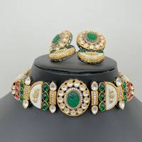 Collier ras-de-cou religieux victorien en laiton perlé, inspiré de Sabyasachi, avec perles de nacre, bijoux indiens et pakistanais Kundan pour fiançailles