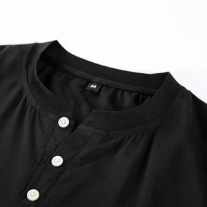 Material de algodón liso de gran tamaño con bolsillo cuello redondo Hombre cómodo personalizado hombres ropa Casual fabricación verano conjunto corto - Product Image 4