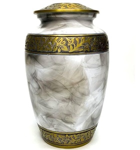 Vente en gros d'urnes de crémation en métal de qualité supérieure Fournisseur et exportateur en Inde Urnes adultes humaines en laiton Souvenir Urnes Pet. - Product Image 2