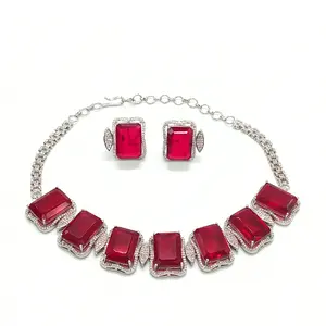 优雅设计闪闪发光的珠宝红色石头项链套装，适合女性使用，批发价可用