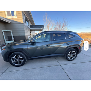 Tucson hybride 2024 d'occasion en excellent état, titre propre - Product Image 4