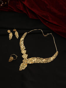 Conjunto de collares con gargantilla floral delicada - Product Image 2