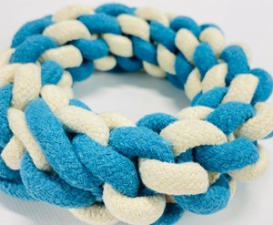 Rope Chew and Tug of War Toys Juego de 3 piezas, juguetes de cuerda de algodón hechos a mano, juguetes remolcadores duraderos y resistentes. Juguetes favoritos de la tierra para perros - Product Image 3