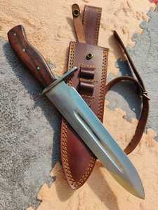 Cuchillo de Supervivencia de Hoja Fija Personalizado con Mango de Madera Oscura, Punta de Caída y Funda de Cuero, Incluye Correa para Muslos - Product Image 3