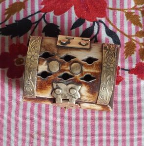 Caja con Incrustaciones de Hueso, Hecha a Mano en India, Caja de Regalo de Lujo de Alta Calidad para Almacenamiento, Diseño Moderno, Caja de Joyería de la India - Product Image 1