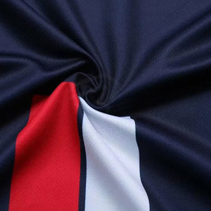 Nouveau modèle, dernières impressions, uniformes de football de haute qualité 100% polyester avec logo personnalisé et tailles sur mesure pour l'entraînement et les vêtements de sport - Product Image 5