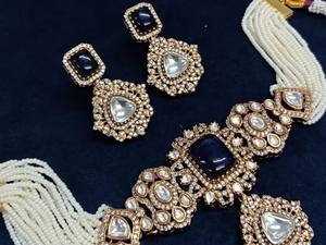 Hermoso y elegante juego de Gargantilla Polki Kundan chapada en oro mate para ocasiones de boda celebraciones de aniversario - Product Image 2