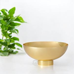 Lot de 2 bols de service élégants en métal doré, durables, légers et parfaits pour les repas modernes et la décoration intérieure - Product Image 2
