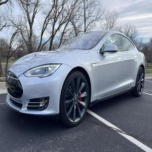 Tesla Model S P90D 2016 USADO con Volante a la Izquierda/Derecha - Product Image 1