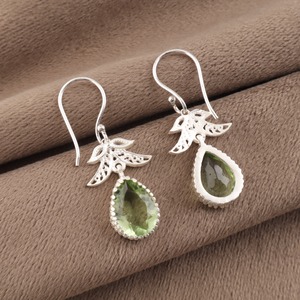 Boucles d'oreilles pendantes de luxe bohèmes en argent sterling 925 pour femme, motif géométrique, améthyste verte sertie clos, faites à la main - Product Image 5