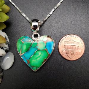 Z-061 |   Colgante de Corazón de Turquesa Verde Mohave en Plata de Ley, Collar de Turquesa Verde Algodón de Azúcar, Turquesa de Cobre Única - Product Image 3