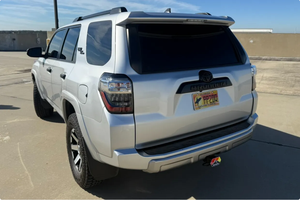 PRÊT À CONDUIRE - VÉHICULE D'OCCASION À VOLANT À GAUCHE |   Conduite à droite |   TOYOTA 4RUNNER TRD OFF-ROAD 4x4 2023 - Product Image 3