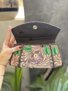 Pochette en cuir sculptée à la main étui de téléphone à la mode multi-usages en cuir véritable portefeuille de luxe pour femmes - Product Image 5