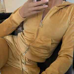 Custom Rhinestone Embroidery Logo <b>Women's</b> Streetwear Velvet 2-Piece Breathable Eco-Friendly High Quality Tracksuit Set - Product Image 4