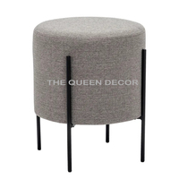 Pouf cylindrique moderne de luxe en tissu de velours avec base en métal doré pour la maison, le salon, l'hôtel et le bureau.