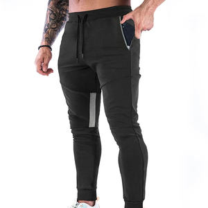 กางเกงออกกำลังกายสีดำลำลองมีกระเป๋าสำหรับผู้ชายกางเกงวอร์มแบบสั่งทำใหม่จากโรงงาน - Product Image 4