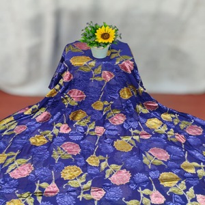 Collection luxueuse et récente de tissus en chiffon somalien Brasso Dirac avec motifs floraux imprimés et travaux exclusifs complexes. - Product Image 6