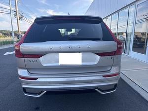 Volvo XC60 B5 Plus SUV 2025 Très Propre, Boîte Automatique, Sièges en Cuir, Toit Panoramique, Phares et Feux Diurnes à LED, Sièges Foncés - Product Image 3