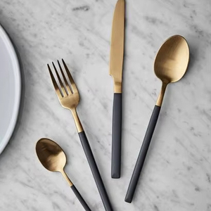 Couverts en laiton écologiques luxueux avec finitions artisanales, parfaits pour les mariages et les rassemblements spéciaux - Product Image 1