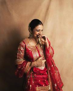 Heavy Designer Party Wedding Wear Crape Silk Sequence & Zari Bordado Top & Lehenga con Georgette Sequence Lace Work Dupatta - Product Image 2