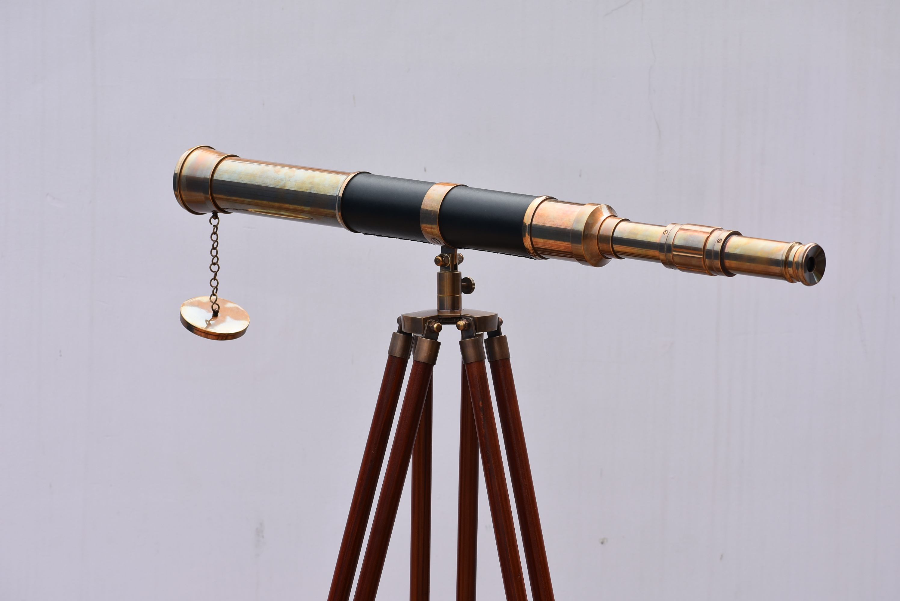 ทองเหลืองเงาและสีน้ำตาล