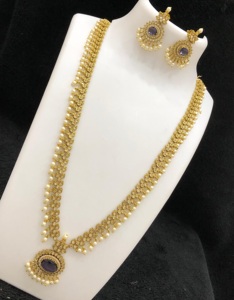 Conjunto de Collar Largo Chapado en Oro con Diseño de Moissanita de Acabado Mate de Calidad Premium y Aretes para Compromiso y Boda - Product Image 2