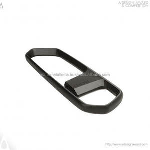 Abridor de cerveza niquelado en diseño de tubería con acabado elegante, perfecto para accesorios de camarero modernos, herramienta ligera - Product Image 2