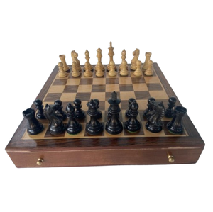 Jeu d'échecs minimaliste Design moderne cylindrique fait à la main en bois fait à la main échiquier en bois cadeau promotionnel jeu d'échecs en bois - Product Image 5