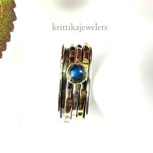 Bague Spinner de fête de mariage de style classique en argent sterling 925 avec lunette en diamant Labradorite naturelle - Product Image 1