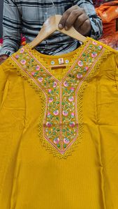 Viscose occasionnelle avec pantalon Kurti brodé et Dupatta Fabricant et fournisseur de l'Inde au taux le plus bas - Product Image 6