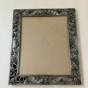 Variants of Metal <b>Photo</b> <b>Frames</b> for Flat Surfaces & Wall <b>Mounting</b> Creates Worthy Display - Product Image 2