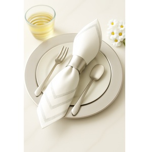 Assiettes rondes en métal de luxe avec bord argenté, sous-assiettes élégantes pour mariage, banquet, hôtel, décoration de table de réception et de fête - Product Image 1